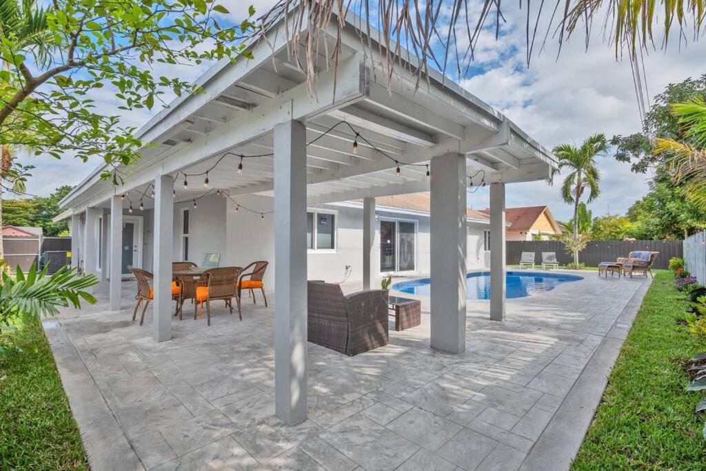 Spacious 4 Bedrooms, 2 Bathroom House With Pool Miramar Eksteriør billede