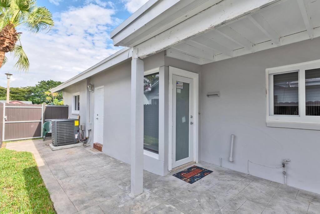 Spacious 4 Bedrooms, 2 Bathroom House With Pool Miramar Eksteriør billede
